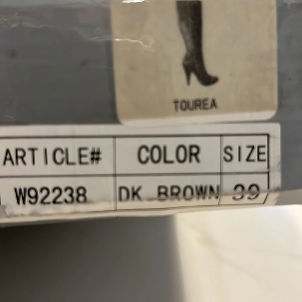 Women’s tall boots from Aldo. Dark brown/ burgundy size 9 - Picture 12 of 12